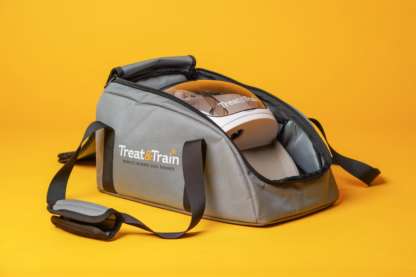 Treat&Train® Remote Dog Trainer Carry Bag (Front and inside)